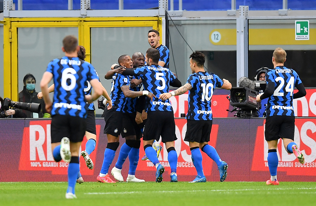 Bàn thắng cuối cùng giúp Inter Milan vô địch Serie A